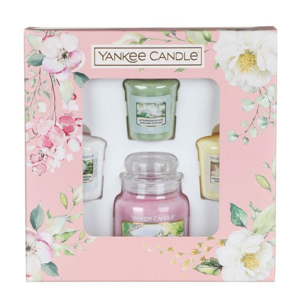 Yankee Candle Garden Hideaway Small Jar & 3 Votive Candle Gift Set Extra Image 1